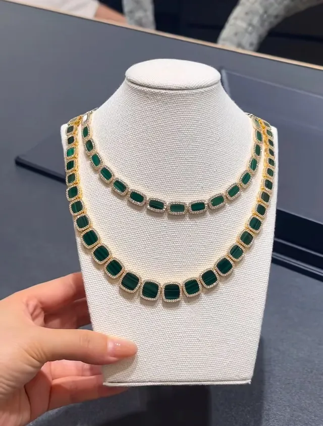 Green Gold Rectangular Link Design Pavé-Set Clear Stones Necklace 5