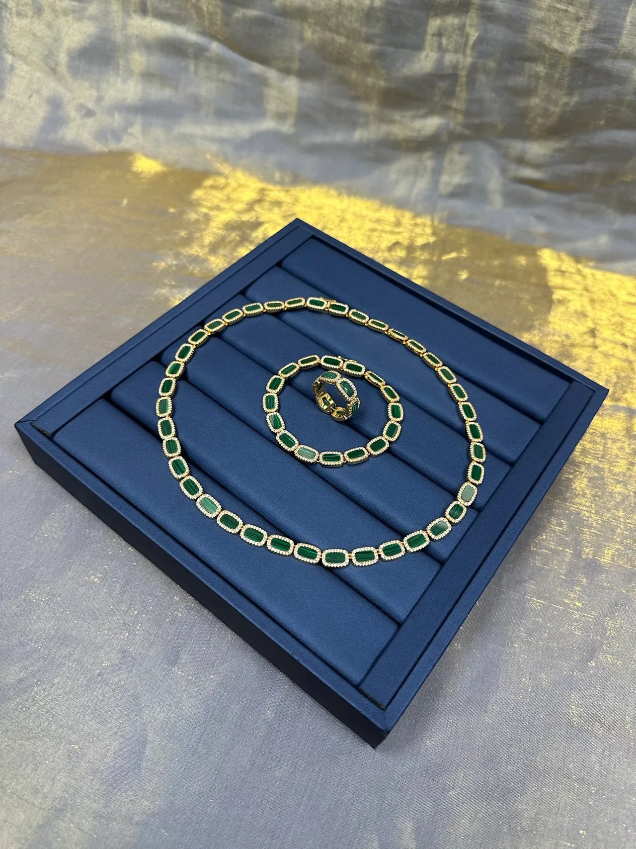 Green Gold Rectangular Link Design Pavé-Set Clear Stones Necklace 8