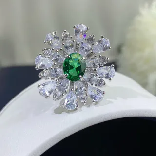 Green Silver Floral Cluster Oval Center Stone Ring