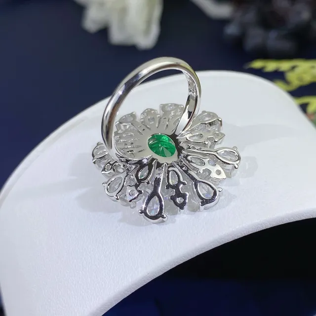 Green Silver Floral Cluster Oval Center Stone Ring 3