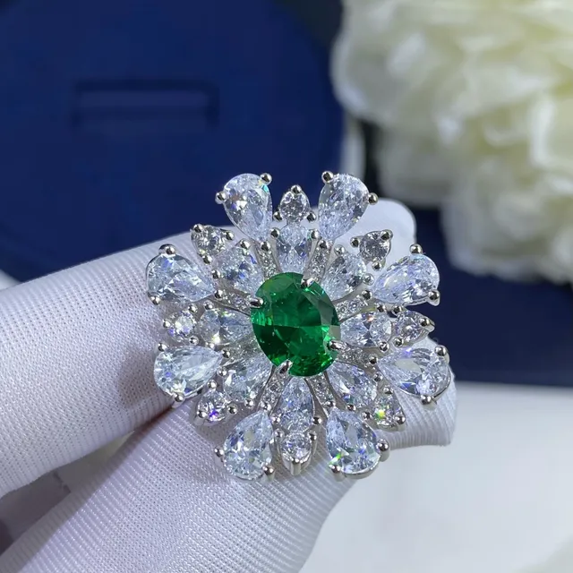 Green Silver Floral Cluster Oval Center Stone Ring 9