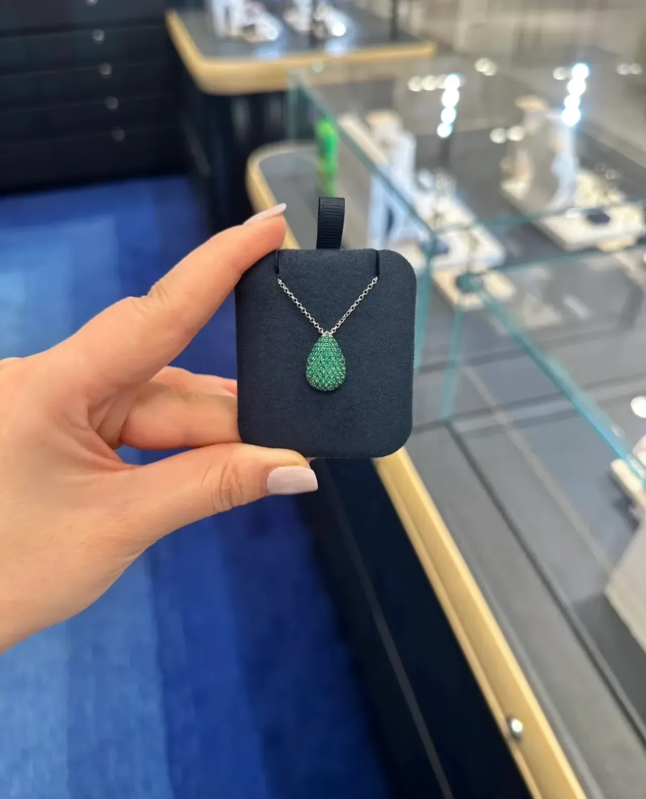 Green Silver Pavé-Set Teardrop Pendant Fine Link Chain Necklace 7