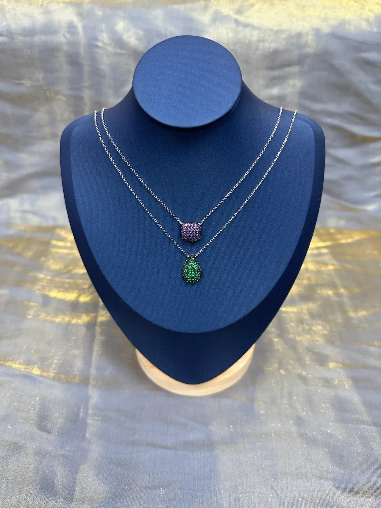 Green Silver Pavé-Set Teardrop Pendant Fine Link Chain Necklace 9