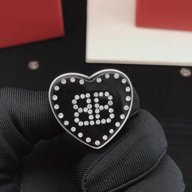 Heart-Shaped Crystal-Embellished Black Enamel Stud Earrings 4