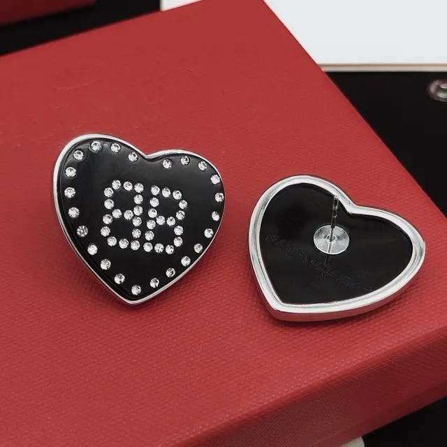 Heart-Shaped Crystal-Embellished Black Enamel Stud Earrings 6