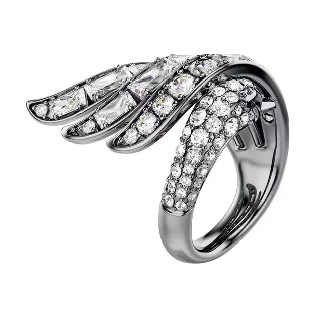 Heart-Shaped Halo Pavé Split Shank Ring 5