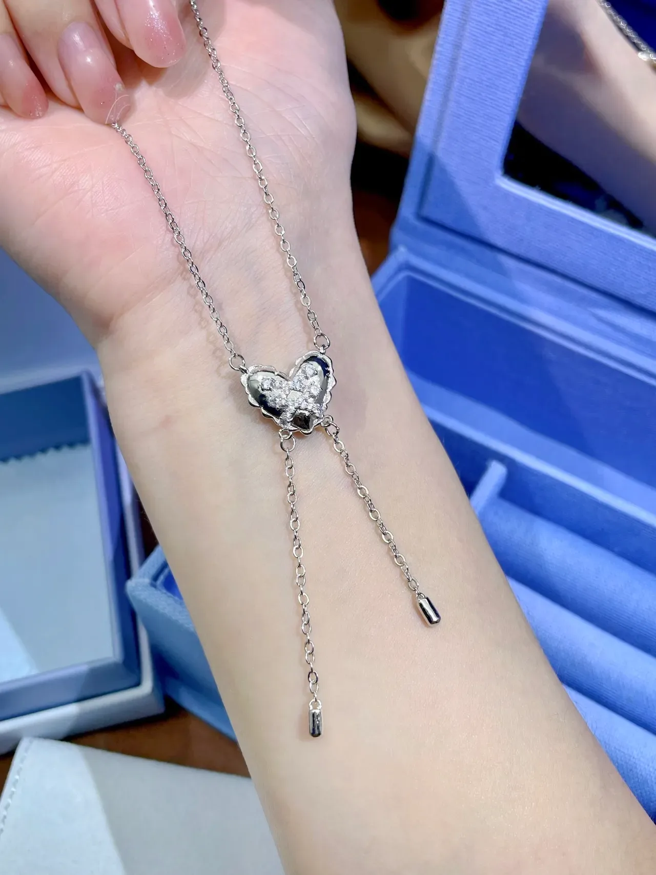 HEFANG Silver Blue Heart-Shaped Pendant Pavé-Set Stones Necklace 4