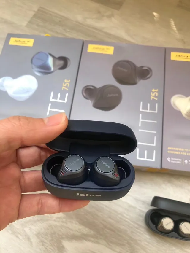 Jabra Elite 75t Black Compact Ergonomic Fit Magnetic Charging Case TWS Earbuds 4