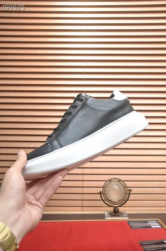 Karl Lagerfeld Black White Leather Upper Skull Logo Detail Lifestyle Sneakers 5