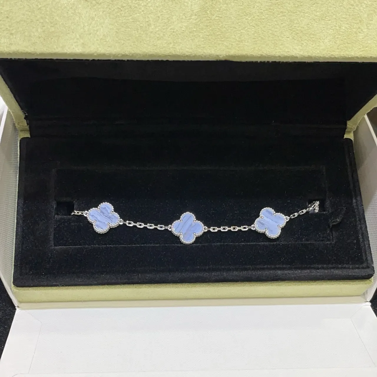 Lavender Mother-of-Pearl Clover Motif Silver-Tone Chain Bracelet 4