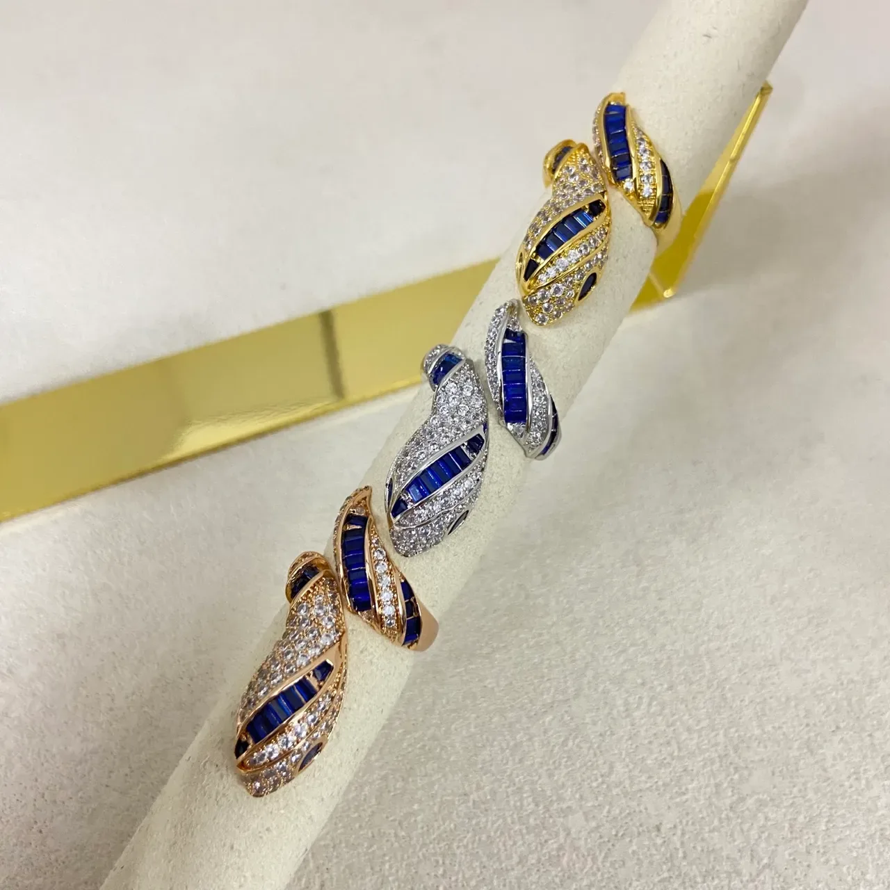 Leaf-Inspired Pavé-Set Multi-Gem Two-Tone Ring 7