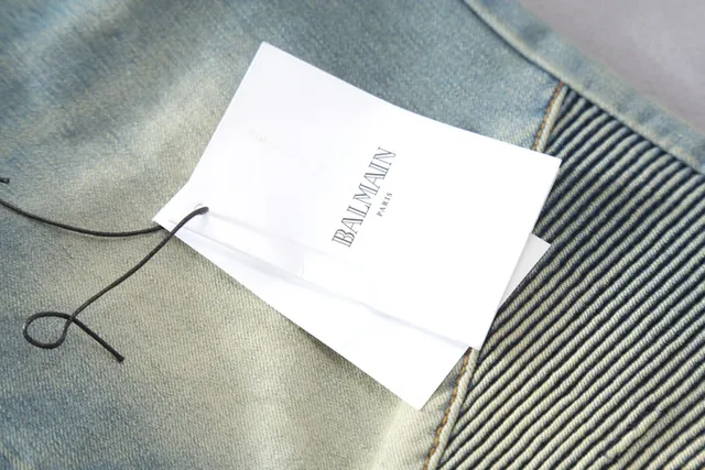 Light-Wash Distressed Moto-Panelled Zip-Pocket Jeans 2