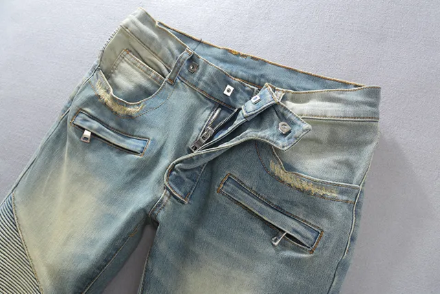 Light-Wash Distressed Moto-Panelled Zip-Pocket Jeans 18