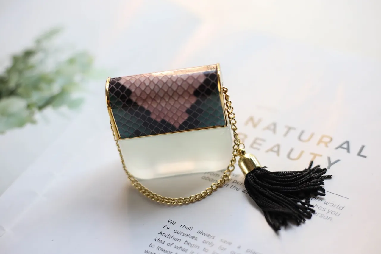 Marc Jacobs Decadence Green Gold Snakeskin-Textured Caps Chain Detailing Perfume 4