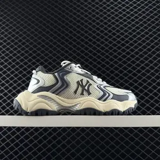 MLB Cargo Chunky New York Yankees بيج نيفي حذاء رياضي ثقيل