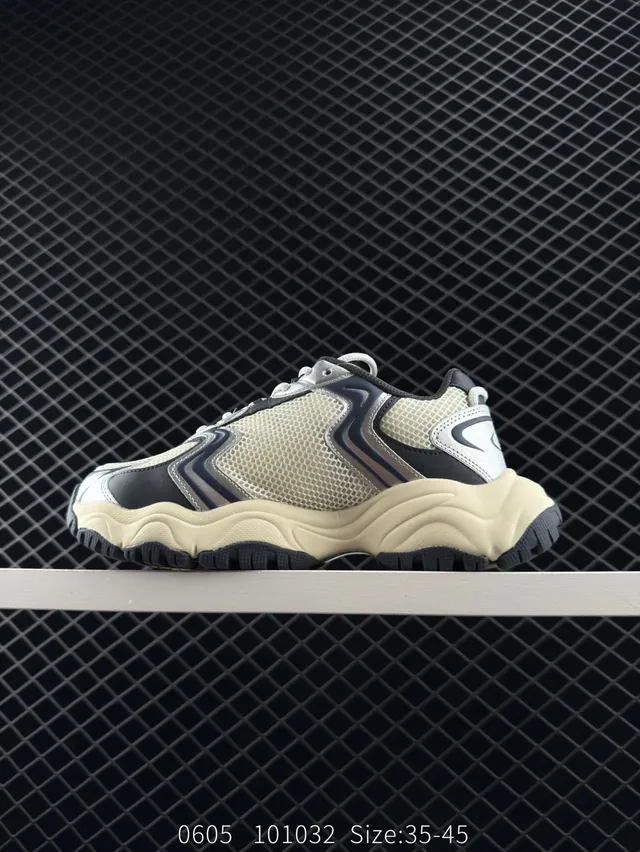 MLB Cargo Chunky New York Yankees Beige Navy Chunky Sneakers 5
