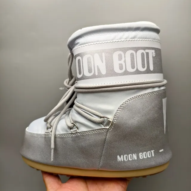 Moon Boot Classic Metallic Silver Snow Boots 7