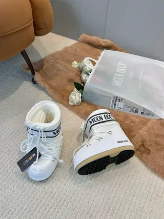 Moon Boot Classic White Snow Boots 6