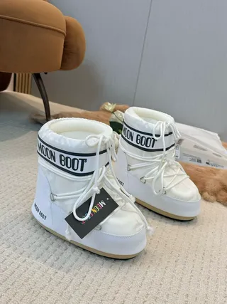 Moon Boot Classic White Snow Boots 8