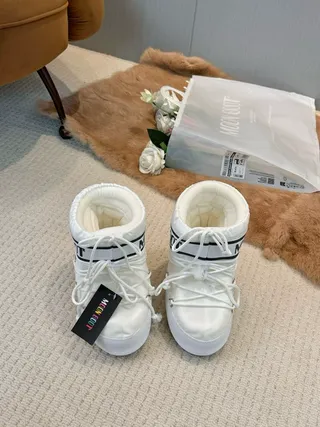 Moon Boot Classic White Snow Boots 9