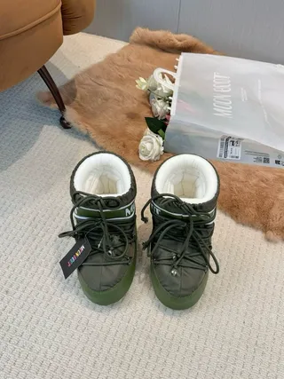 Moon Boot Olive Green Drawstring Cuff Snow Boots 2