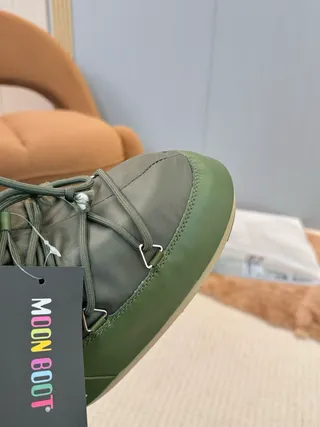 Moon Boot Olive Green Drawstring Cuff Snow Boots 6