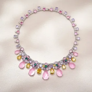 Collier de gemme en forme de larme avec motif floral multicolore