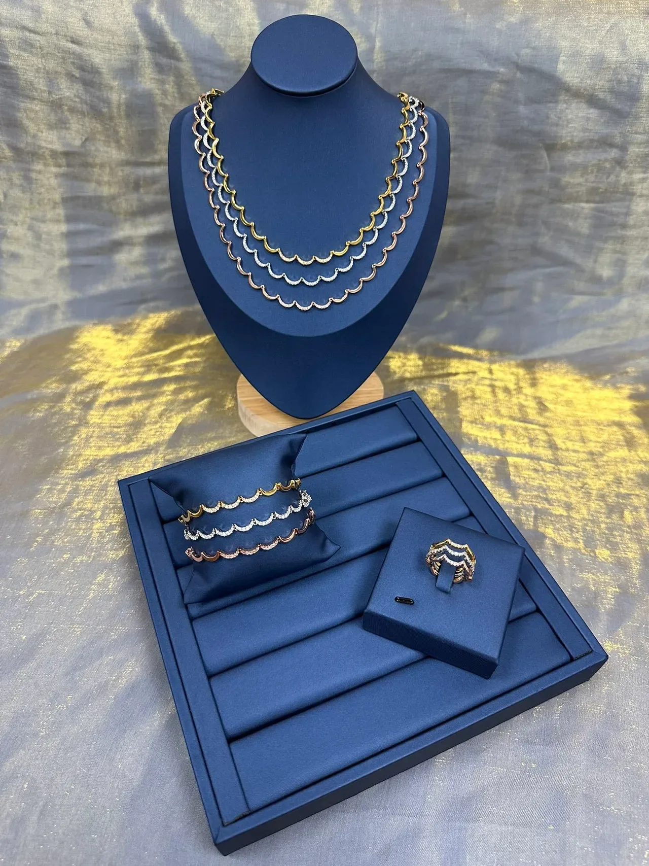 Navy Silver Scalloped-Edge Pave-Set Stones Bracelet 8