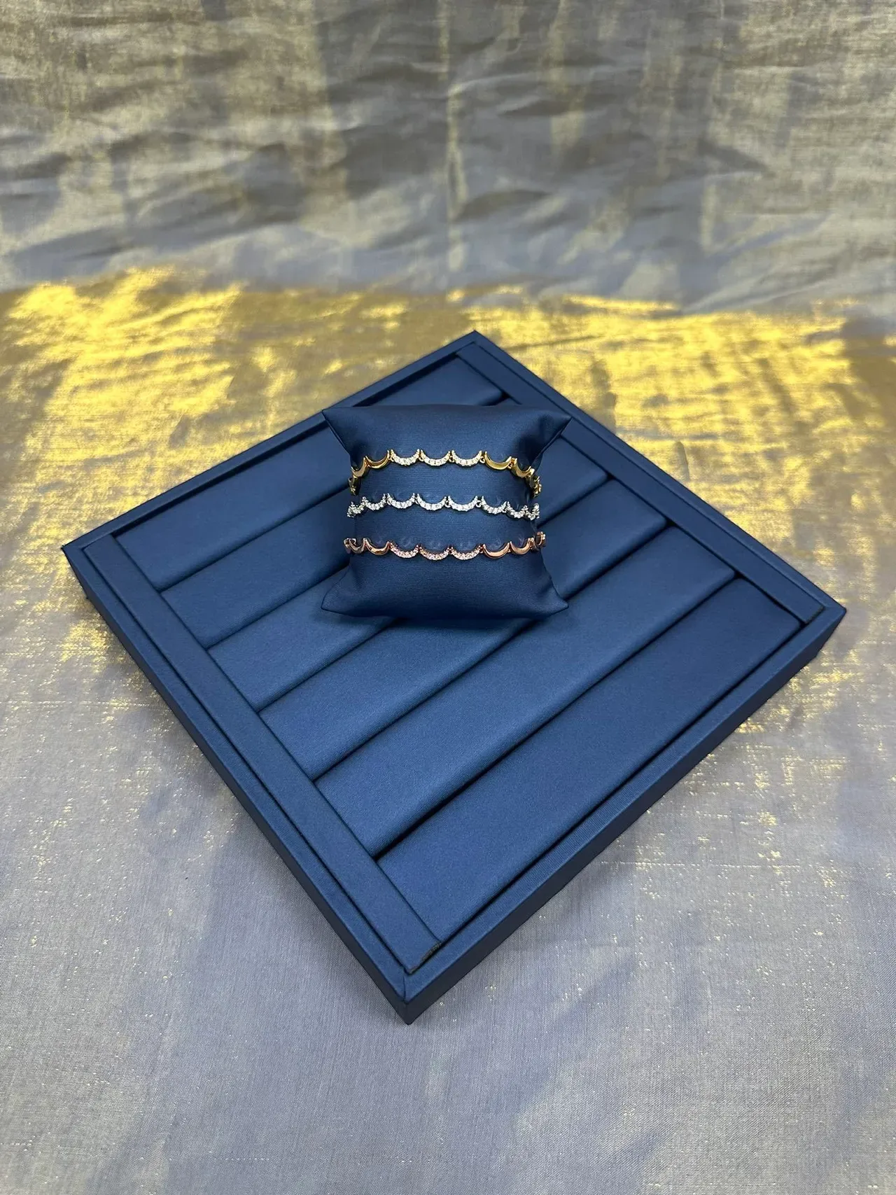 Navy Silver Scalloped-Edge Pave-Set Stones Bracelet 9