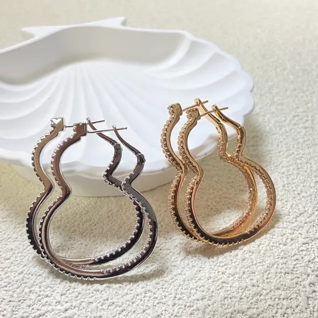 oeeln Gold Red Wavy Asymmetrical Hoop Pavé-Set Stones Earrings 2