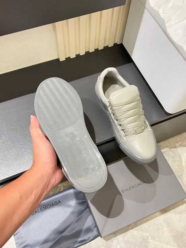 Off-White Tone Leather Low-Top Sneaker 3
