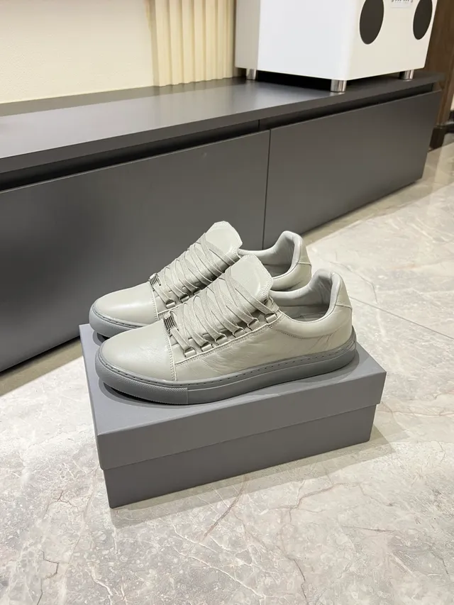Off-White Tone Leather Low-Top Sneaker 5