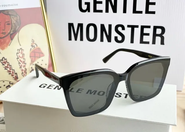 Oversized Square Black Frame Sunglasses 4