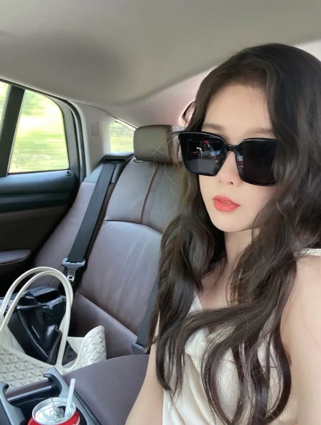 Oversized Square Black Frame Sunglasses 6