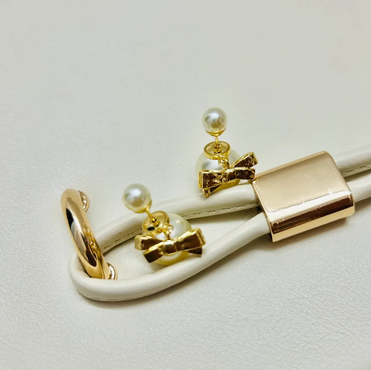 Pearl and Gold Bow Dangling Earrings 2