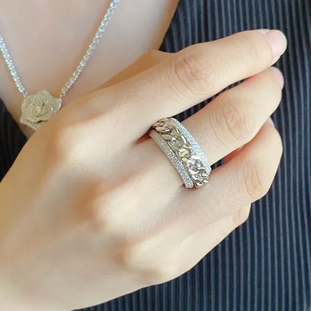 Piaget Possession Chain Rotating Pavé Diamond Ring 9