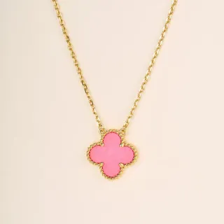 Collier pendentif en forma de trèfle en or rose rempli d'émail