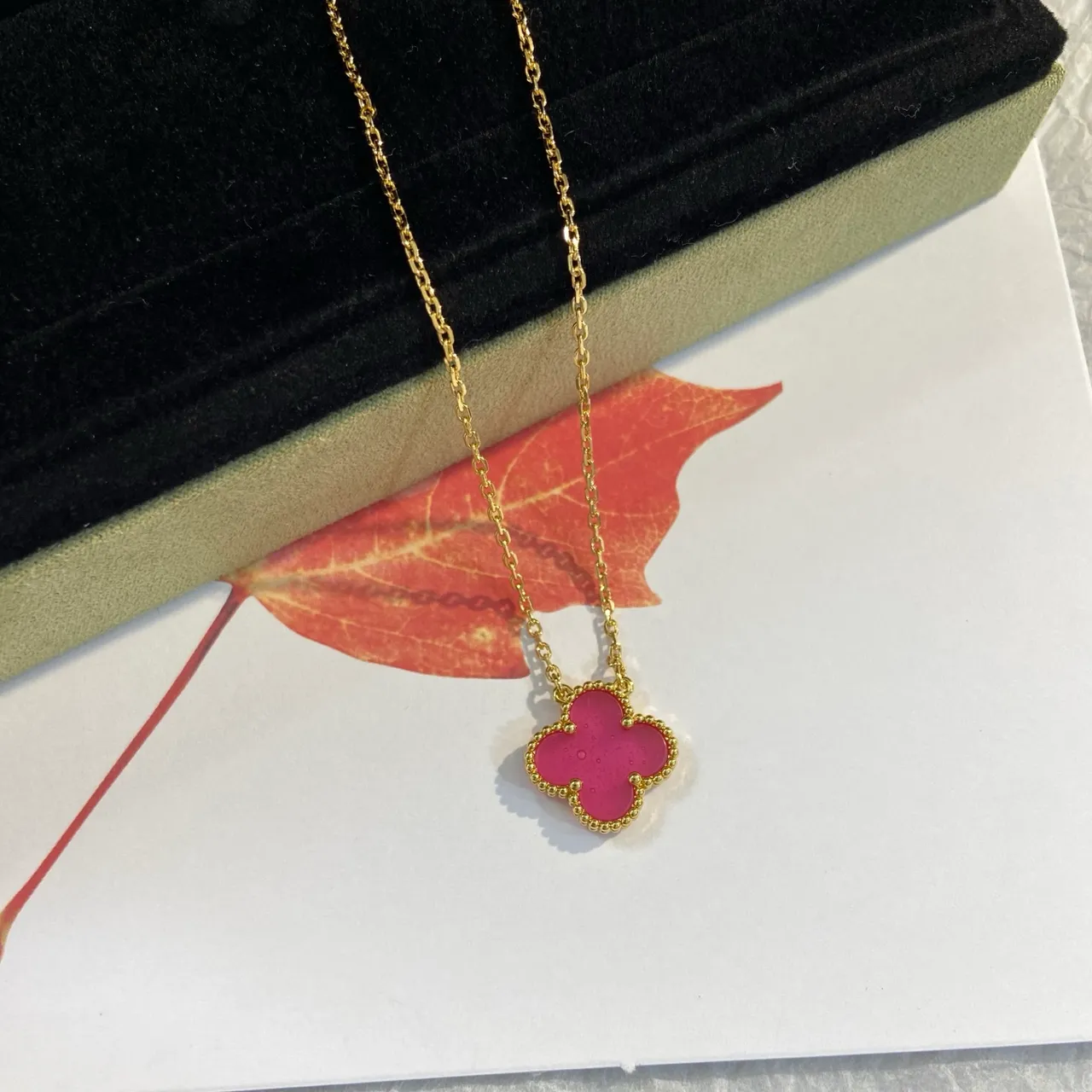Pink Gold Four-Leaf Clover Charms Beaded Bezel Edge Necklace 7