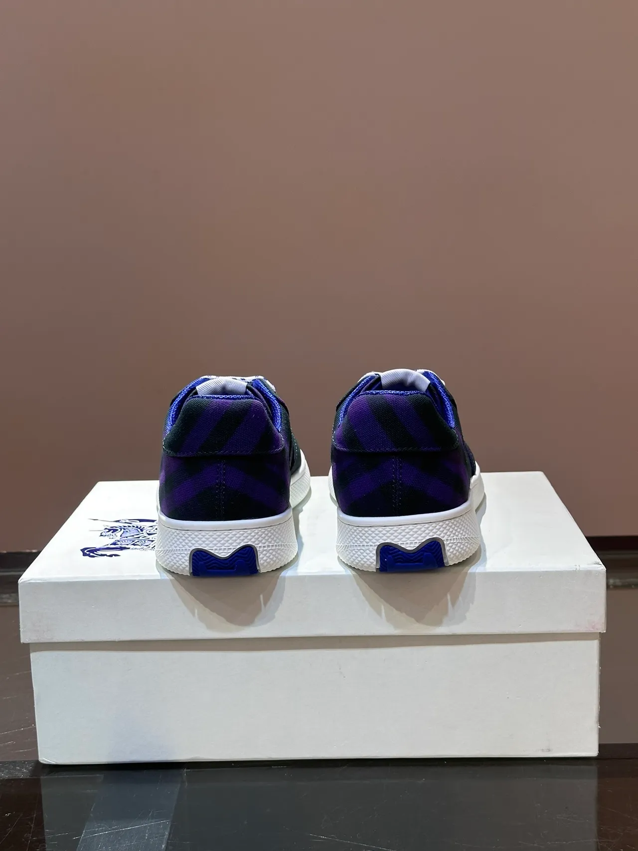 Purple and Black Diagonal Stripe Low-Top Lifestyle Sneakers 4