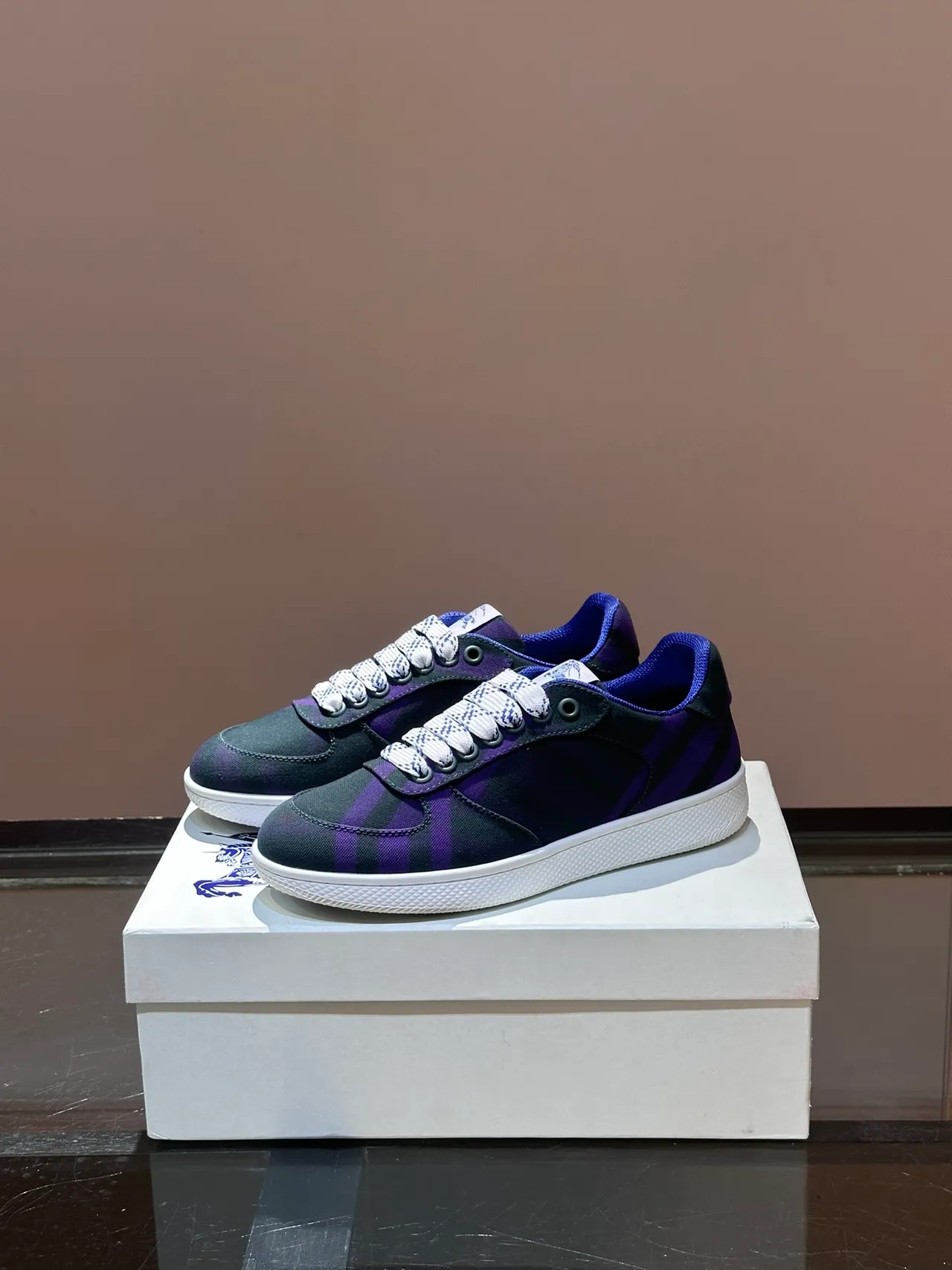 Purple and Black Diagonal Stripe Low-Top Lifestyle Sneakers 5