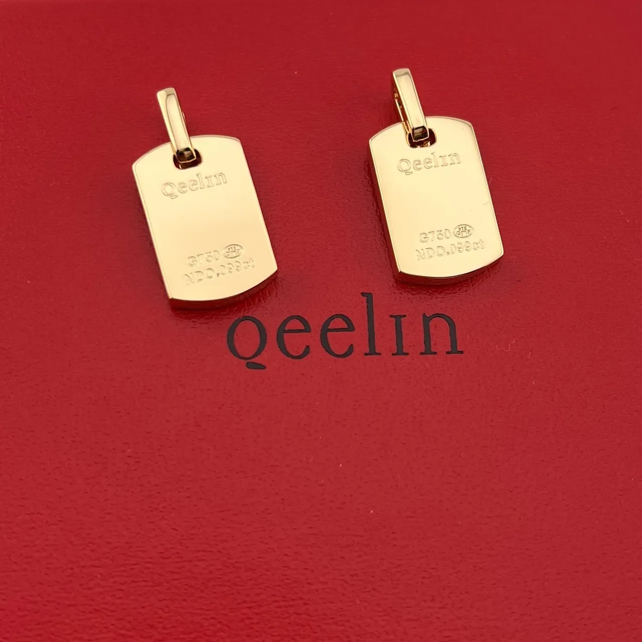 qeelin Red Gold Dog-Tag Silhouette Pavé Diamond Border Necklace 3