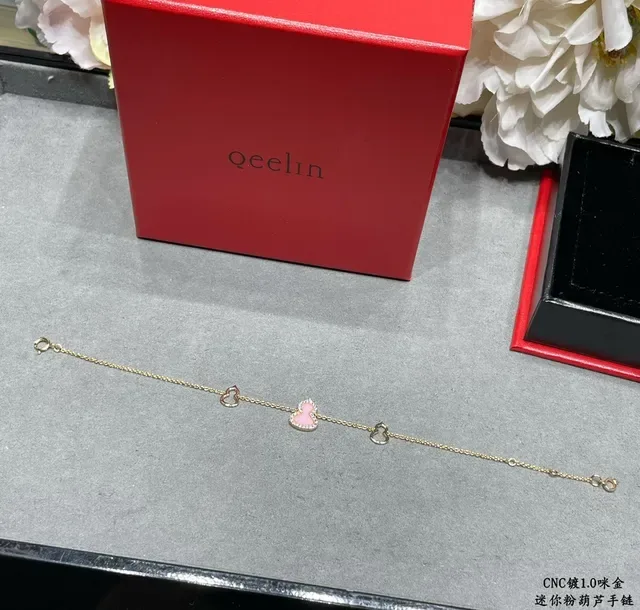 Qeelin Wulu Mini Pink Enamel and Pavé Gourd Charm Bracelet 7