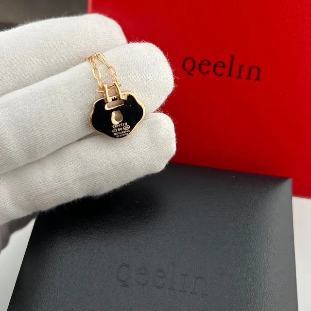Qeelin Wulu Red Gold Cloud-Shaped Lock Pendant Pavé Crystal Border Necklace 2