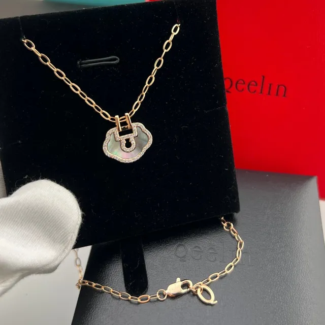 Qeelin Wulu Red Gold Cloud-Shaped Lock Pendant Pavé Crystal Border Necklace 3