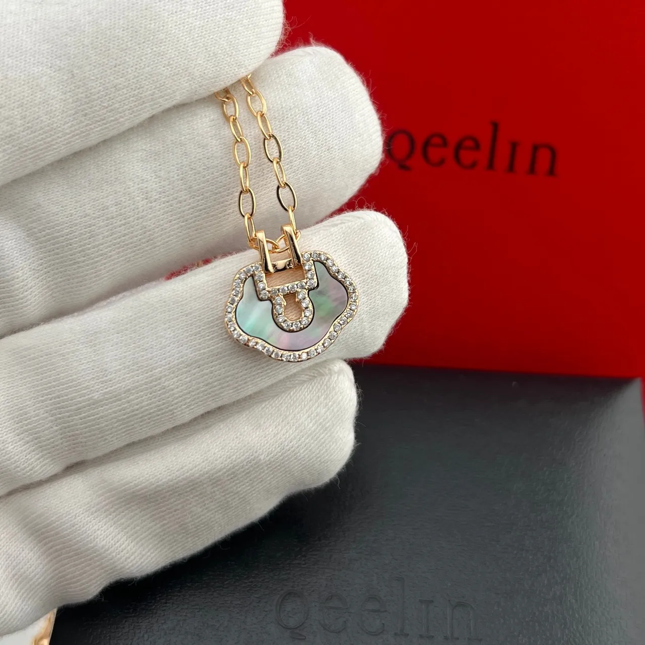 Qeelin Wulu Red Gold Cloud-Shaped Lock Pendant Pavé Crystal Border Necklace 4