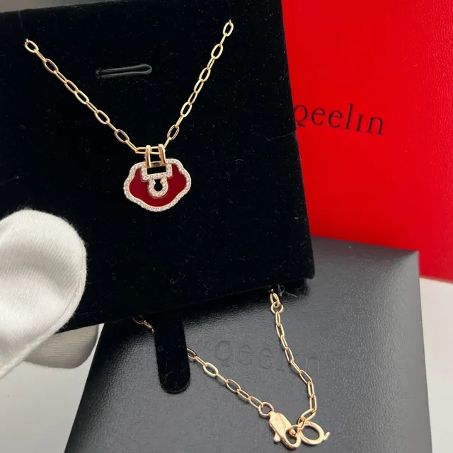 Qeelin Wulu Red Gold Cloud-Shaped Lock Pendant Pavé Crystal Border Necklace 8