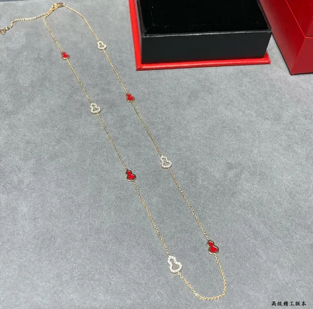 qeelr Chaîne Dorée Rouge Émail Calebasse Charms Collier 4