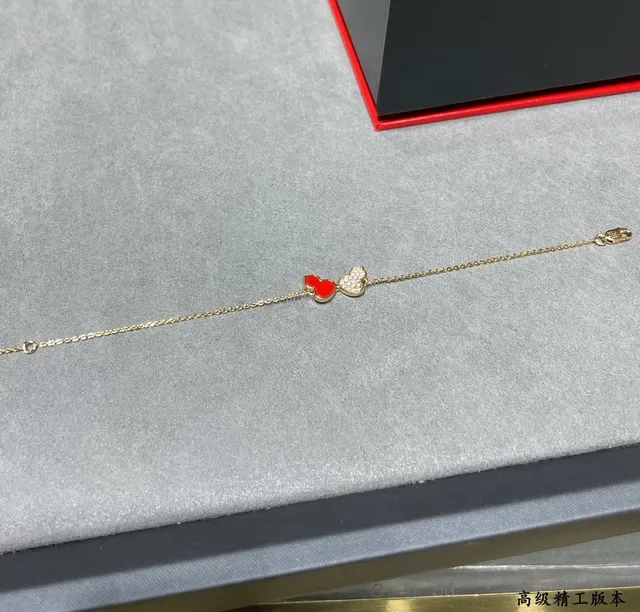 Red Gold Chain Dual-Heart Charm Bracelet 6