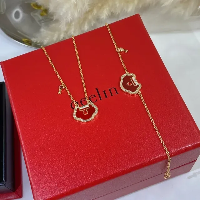 Red Gold Chain Enamel Pendant Necklace 2