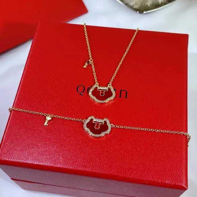 Red Gold Chain Enamel Pendant Necklace 5